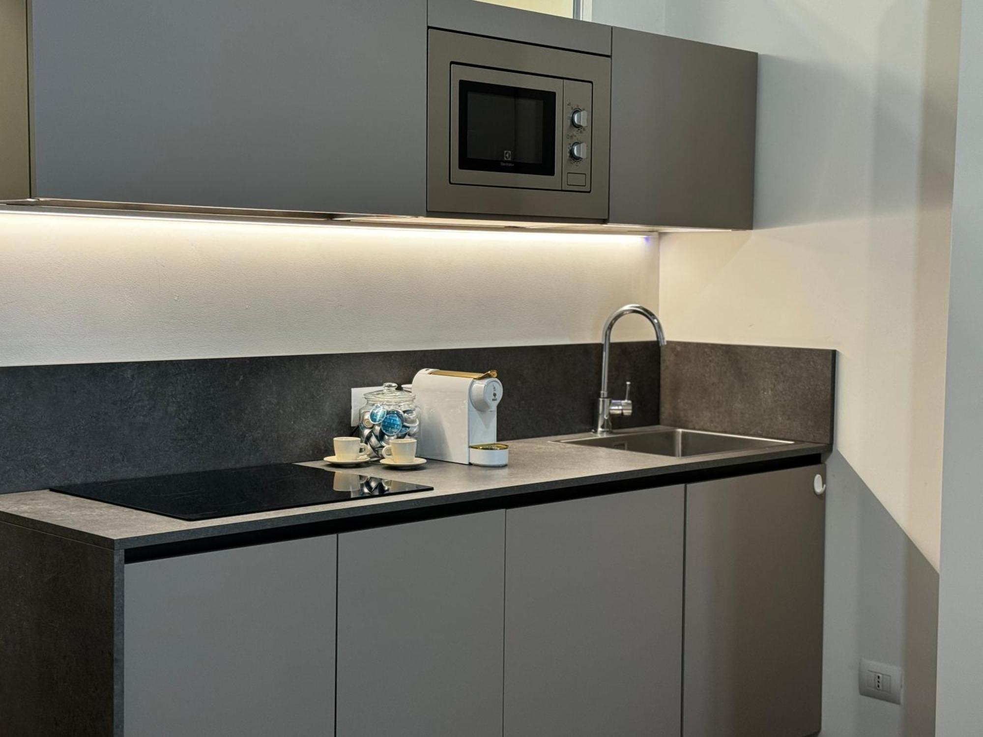 Appartamento Regina Milano In Corso Lodi - Sky Tv, Wifi E Breakfast Box Esterno foto