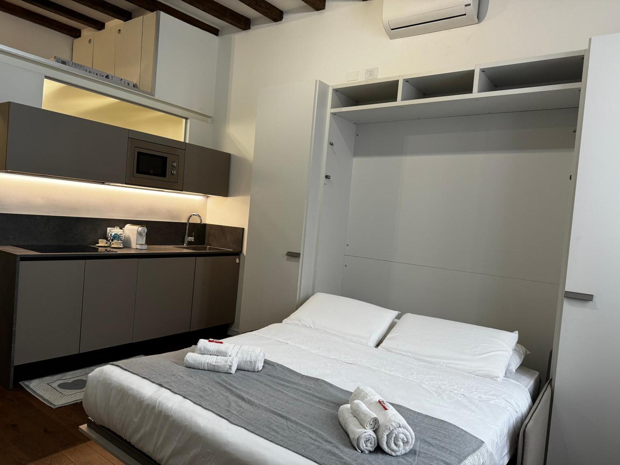 Appartamento Regina Milano In Corso Lodi - Sky Tv, Wifi E Breakfast Box Esterno foto